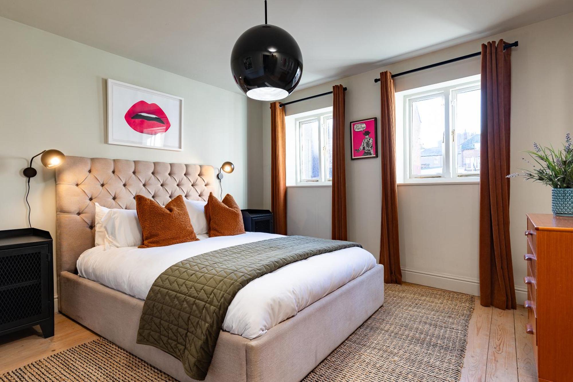 Stylish Seaside With King Beds And Parking Apartment *