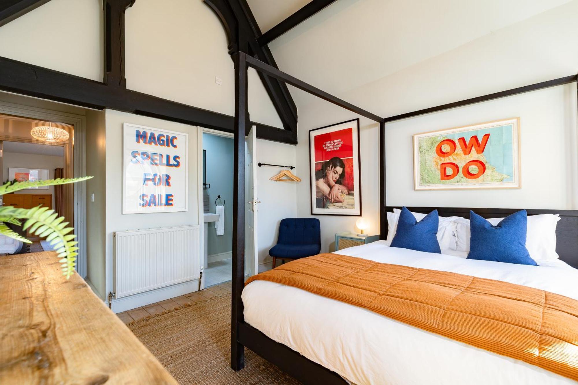 Stylish Seaside With King Beds And Parking Apartment