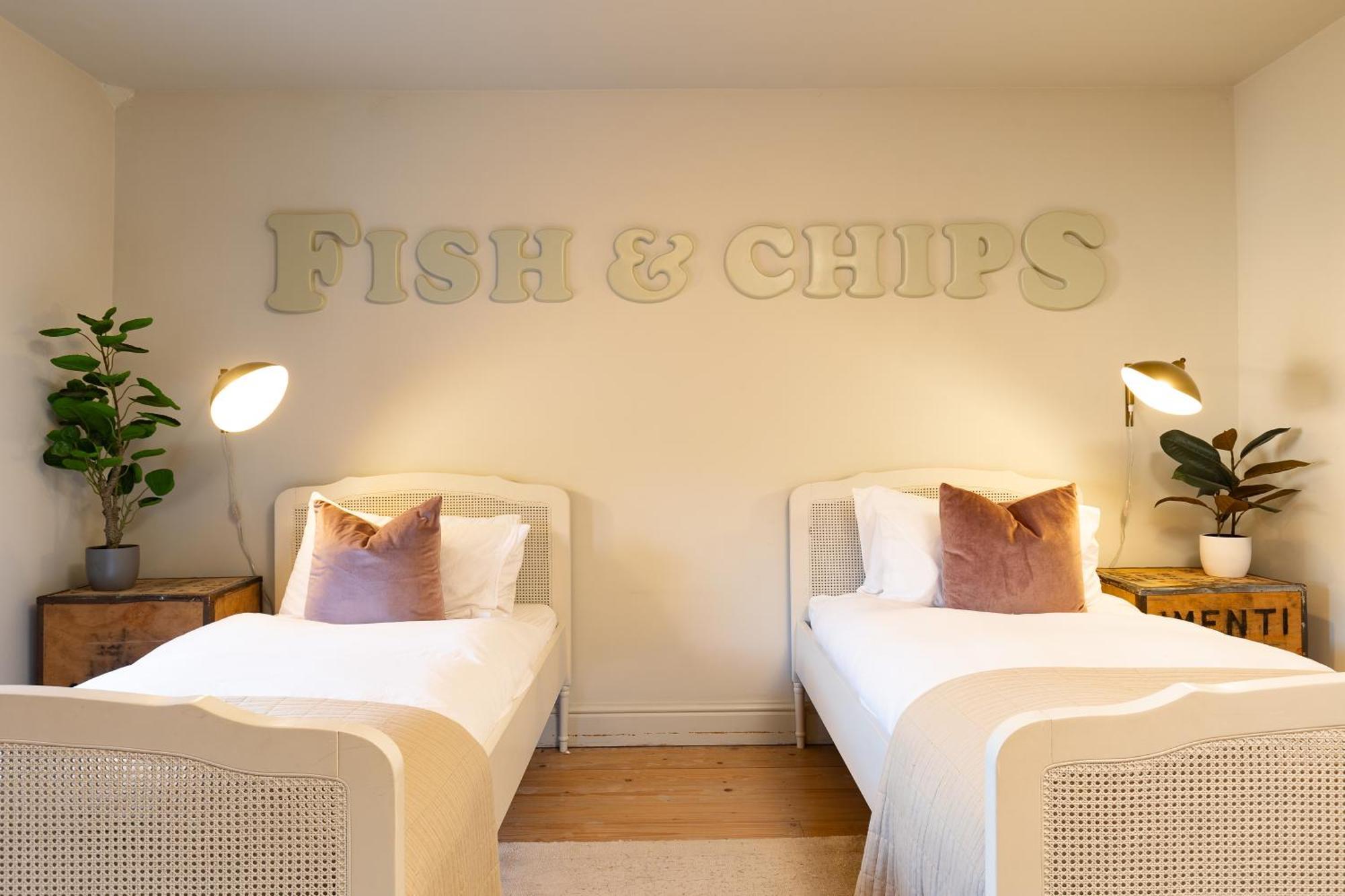 Stylish Seaside With King Beds And Parking Apartamento Scarborough